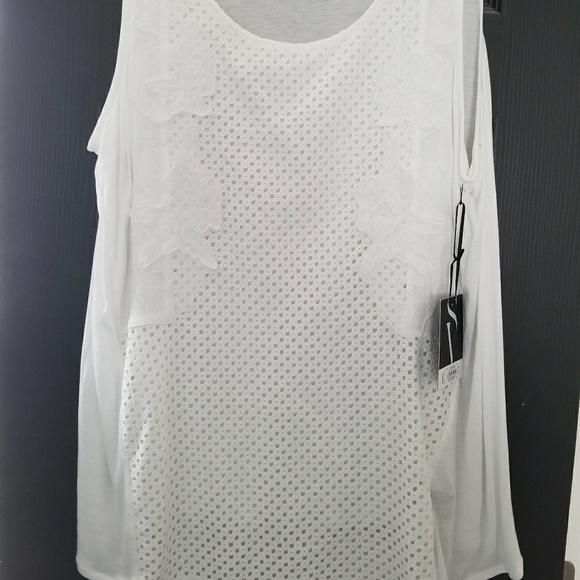 Vera Wang Tops - NWT Vera Wang sleeveless shirt